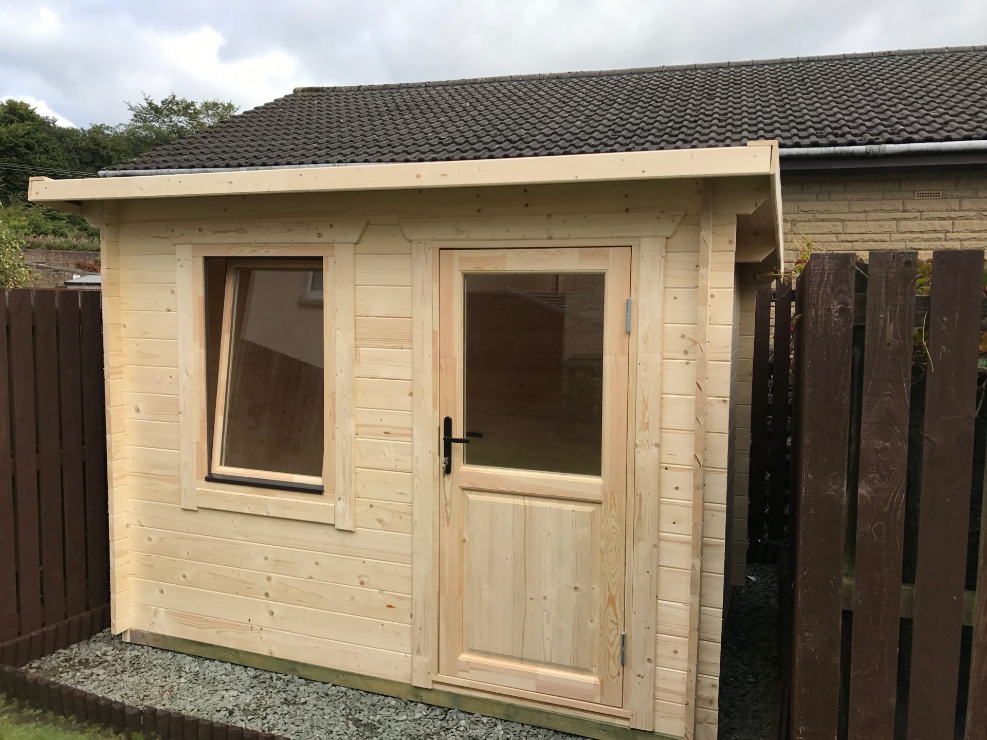 Aral Log Cabin